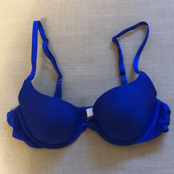 Victoria’s Secret Demi Bra - Picture 2 of 6
